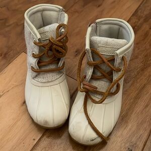 Sperry girls waterproof duck boots size 9